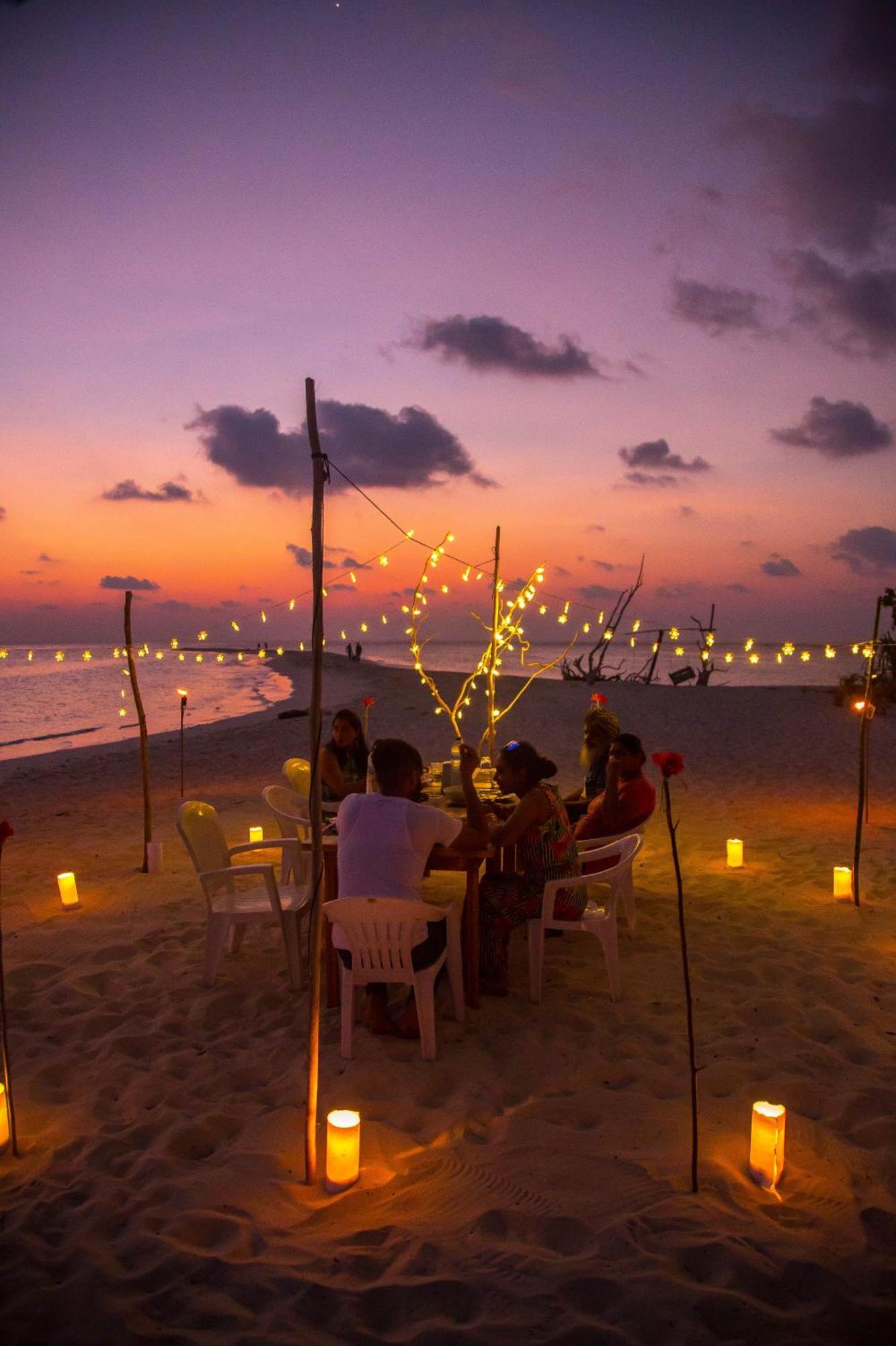Nemo Inn Omadhoo Exterior photo