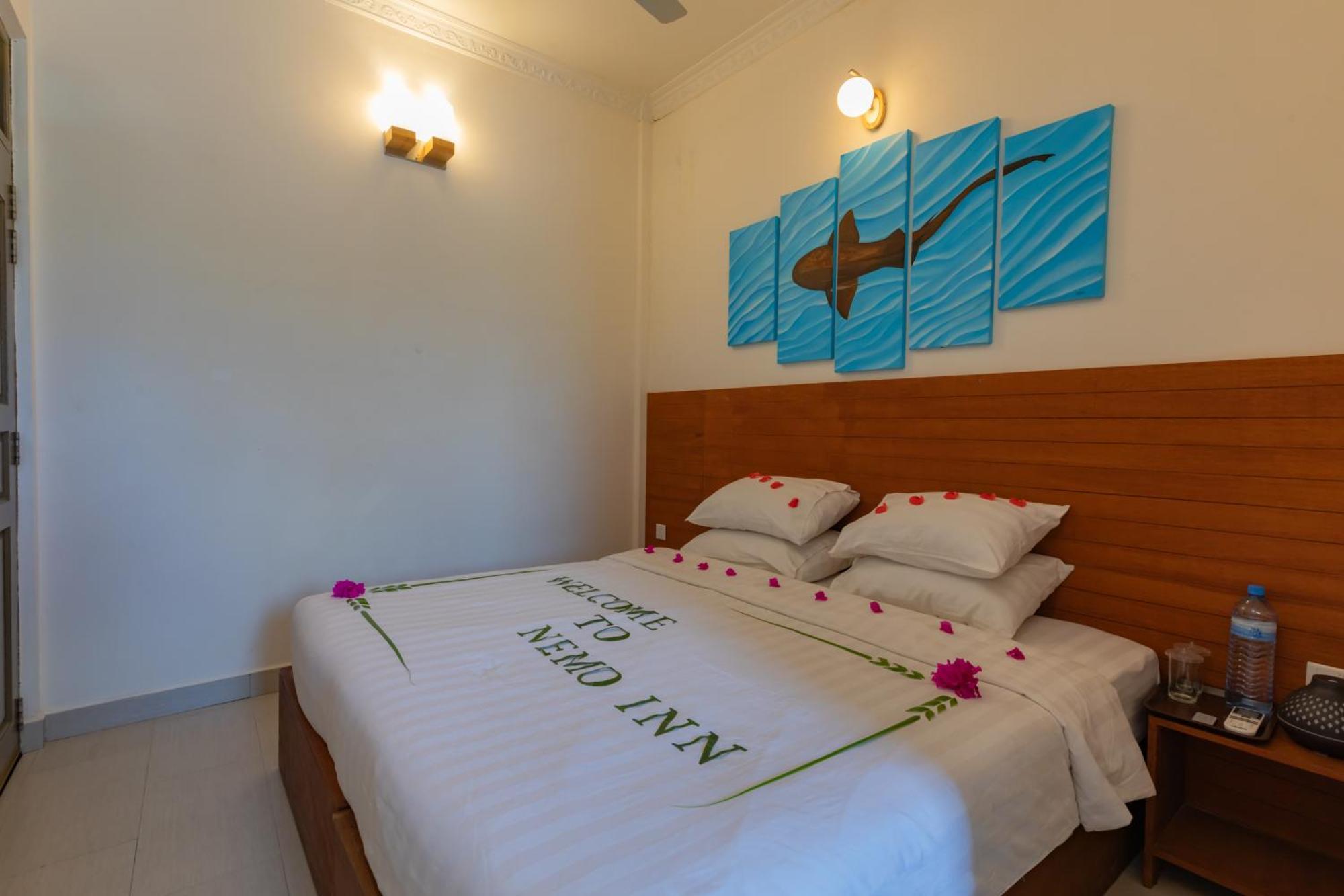 Nemo Inn Omadhoo Exterior photo